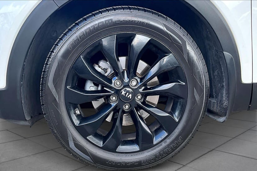 2020 Kia Sorento - Image 11