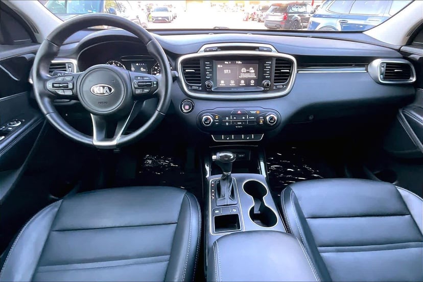 2017 Kia Sorento - Image 15