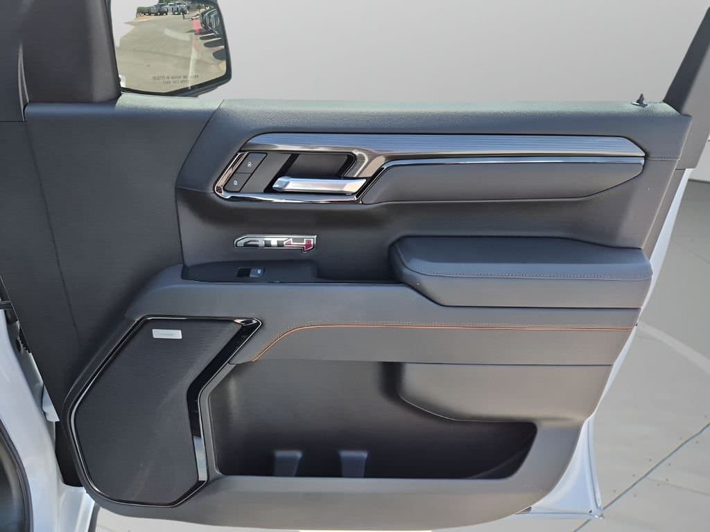 2025 GMC Sierra 1500 - Image 13