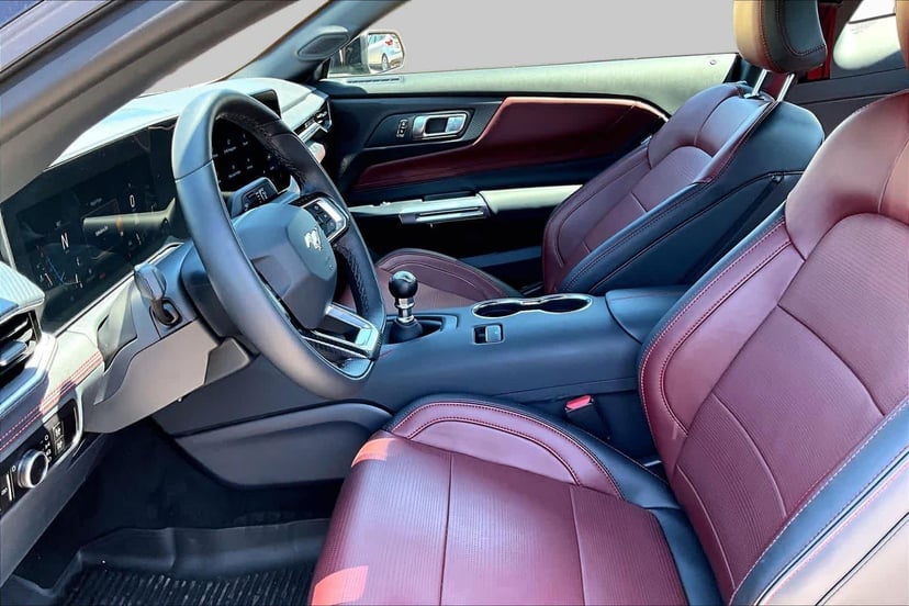 2025 Ford Mustang - Image 10