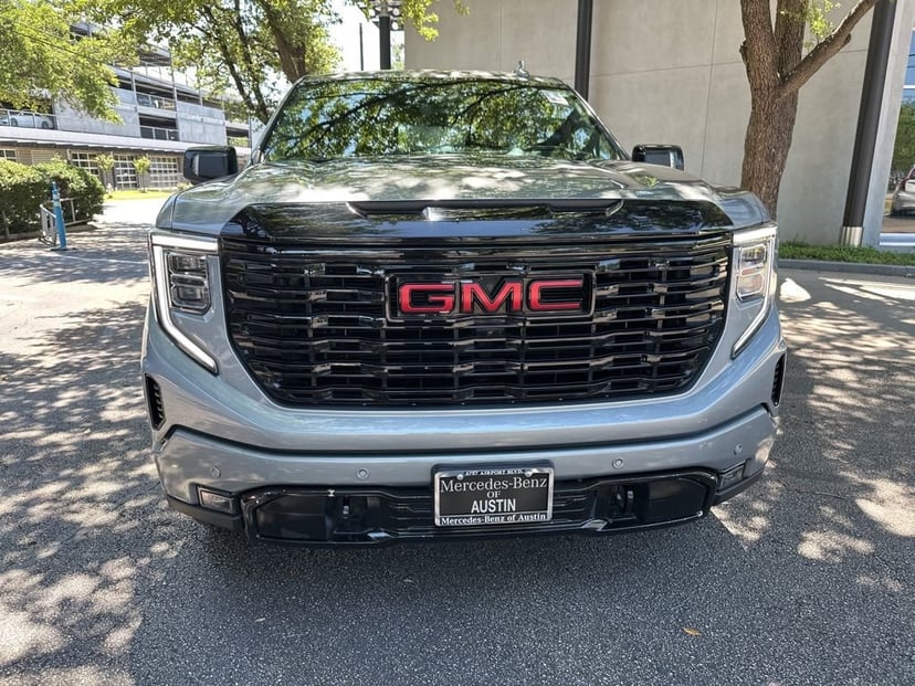 2024 GMC Sierra 1500 - Image 2