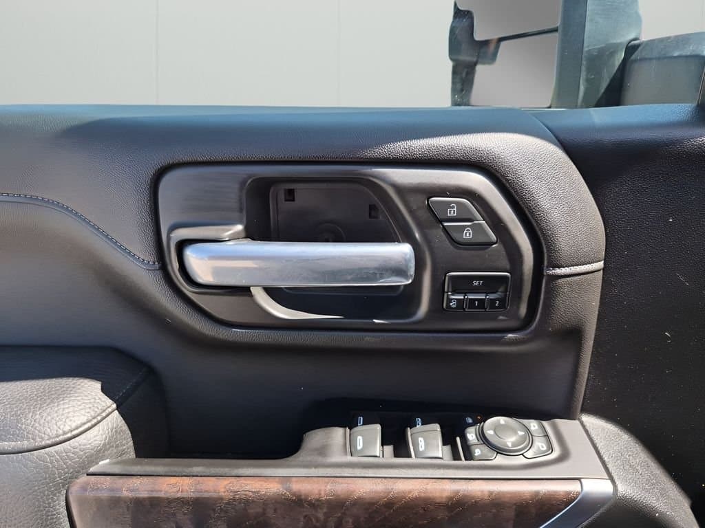 2022 GMC Sierra 2500HD - Image 27