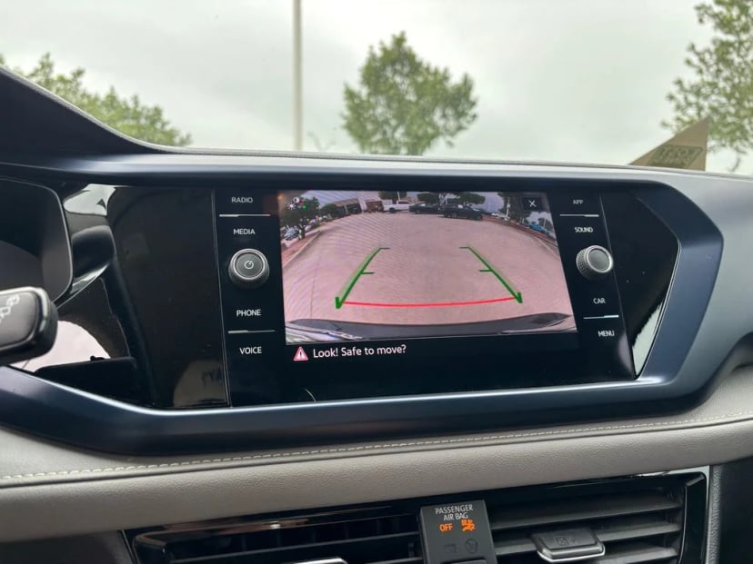 2024 Volkswagen Taos - Image 22