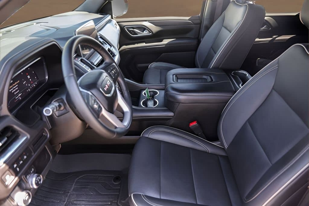 2023 GMC Yukon XL - Image 9