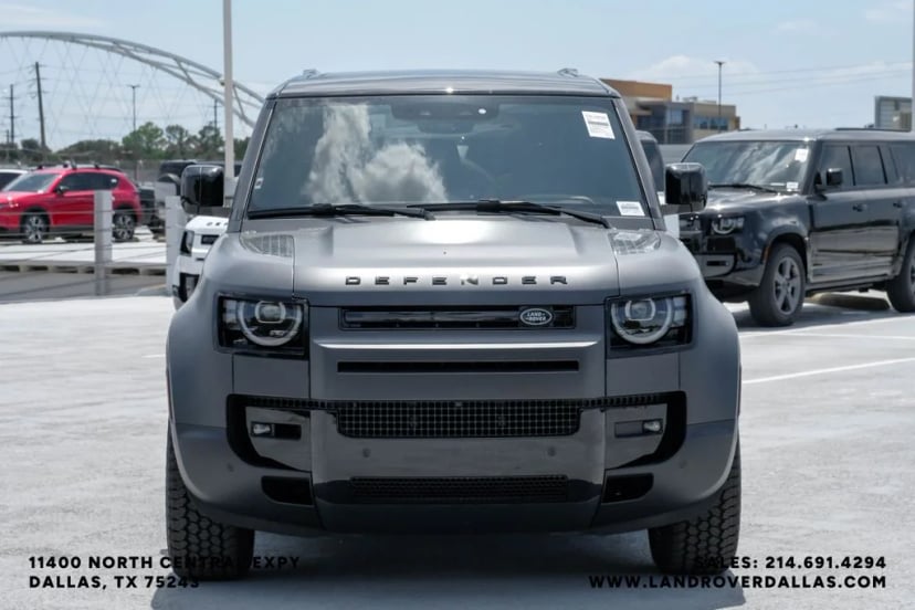 2026 Land Rover Defender 110 - Image 5