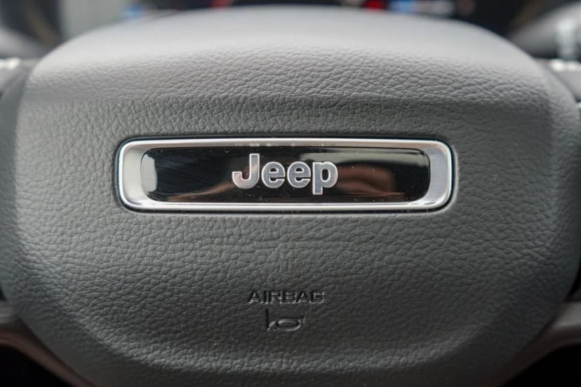 2025 Jeep Grand Cherokee - Image 19