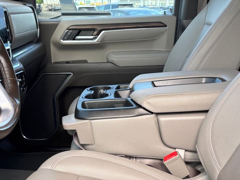 2025 GMC Sierra 1500 - Image 10