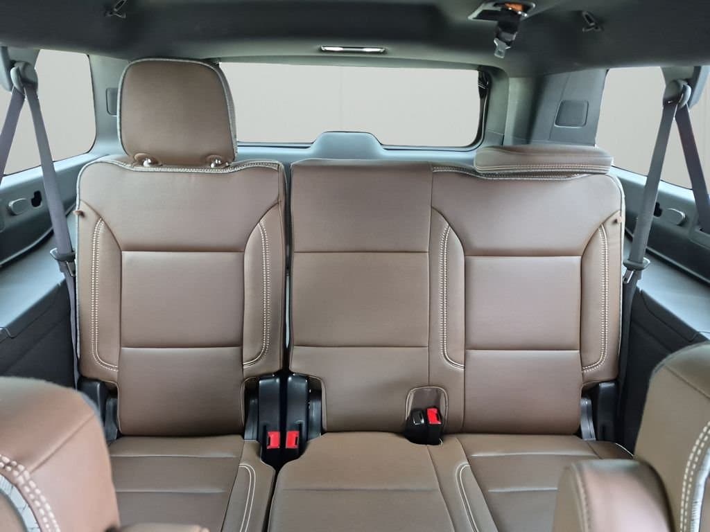2023 Chevrolet Suburban - Image 25