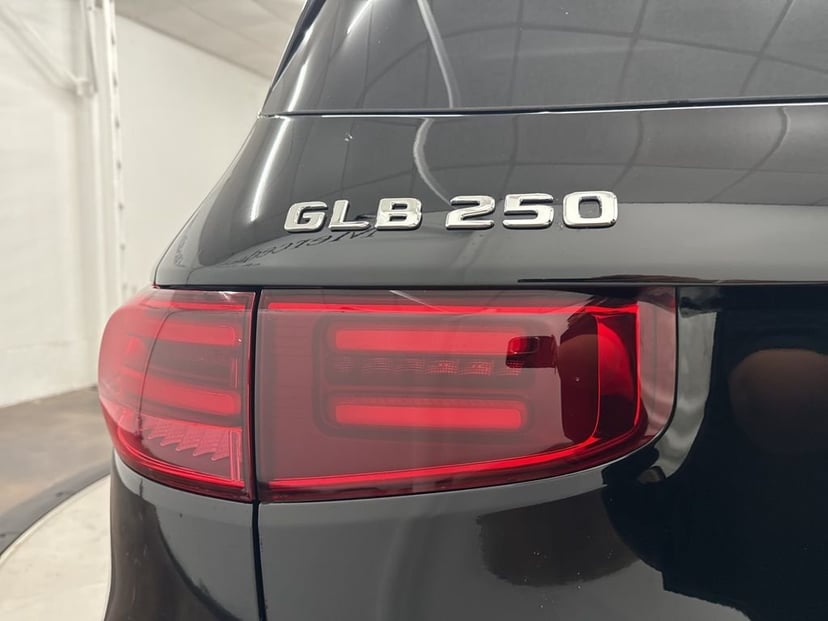 2026 Mercedes-Benz GLB - Image 11