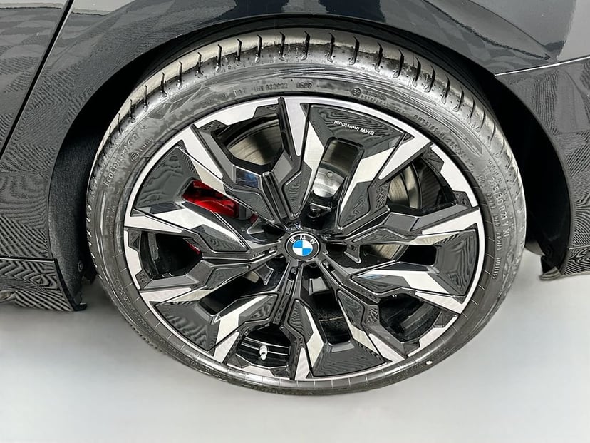 2026 BMW i5 - Image 23