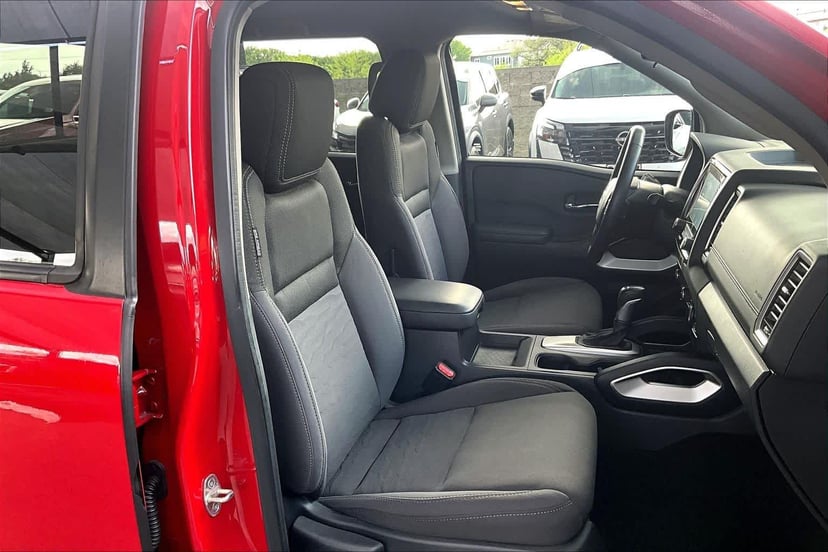 2022 Nissan Frontier - Image 9