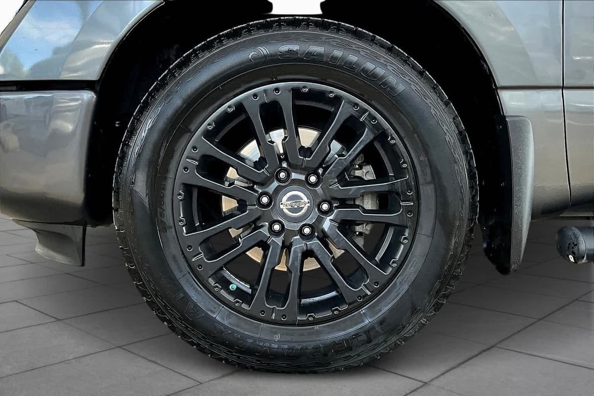 2019 Nissan Titan - Image 10