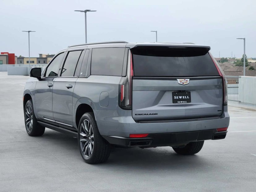 2022 Cadillac Escalade ESV - Image 5