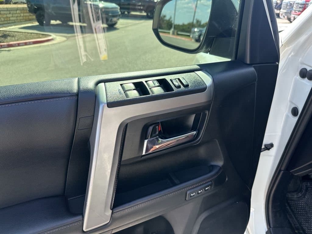 2020 Toyota 4Runner - Image 27