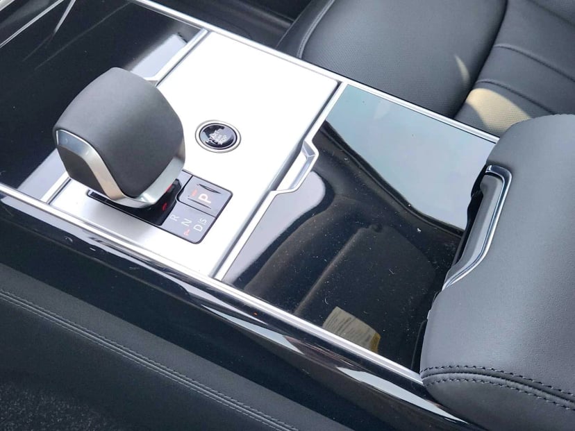 2026 LAND ROVER Range Rover - Image 20