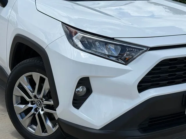 2019 Toyota RAV4 - Image 3