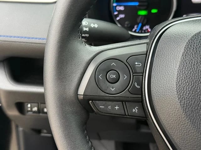 2022 Toyota RAV4 Hybrid - Image 14