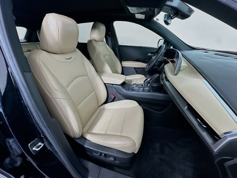 2024 Cadillac XT4 - Image 28