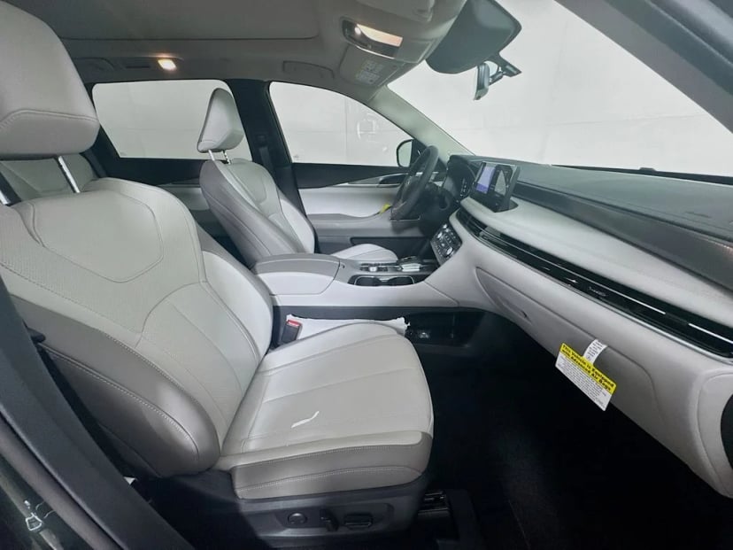 2027 INFINITI QX60 - Image 36