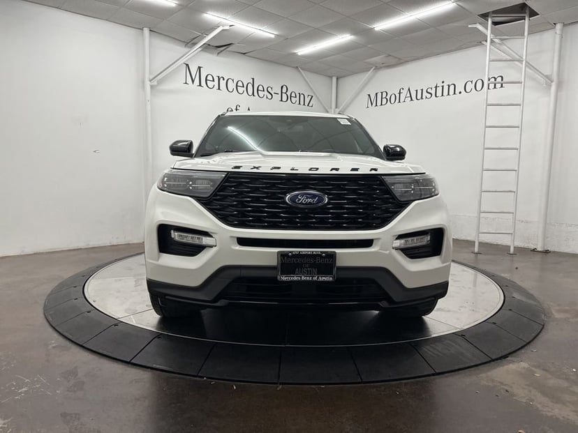 2022 Ford Explorer - Image 2