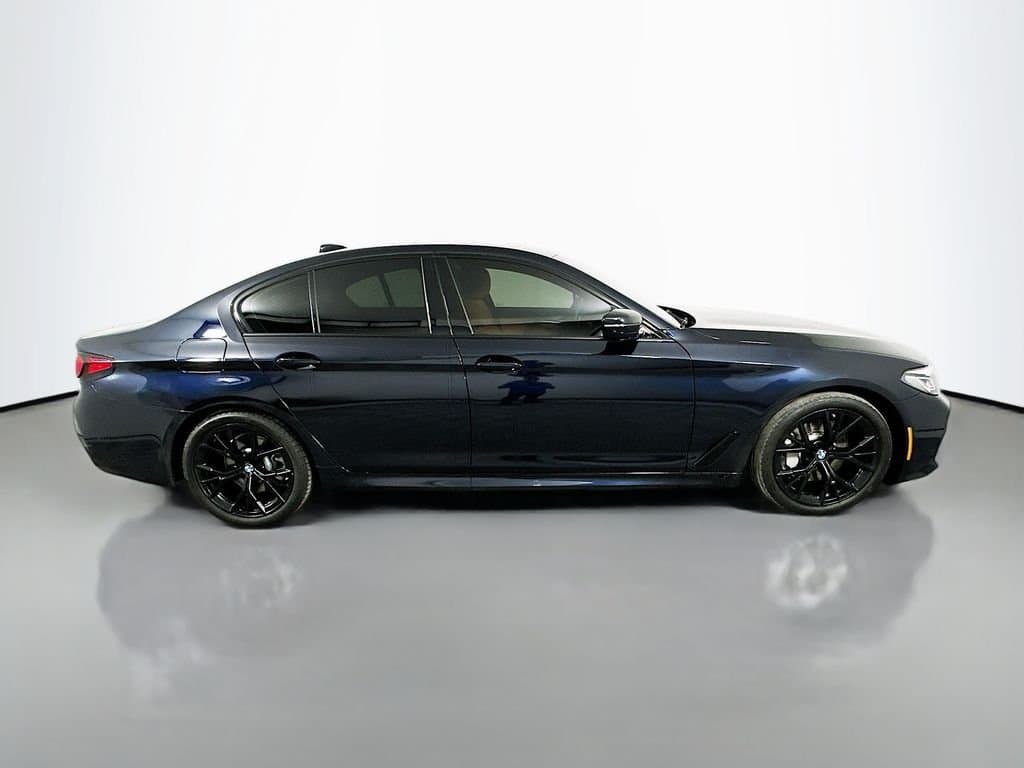 2023 BMW 5 Series - Image 4