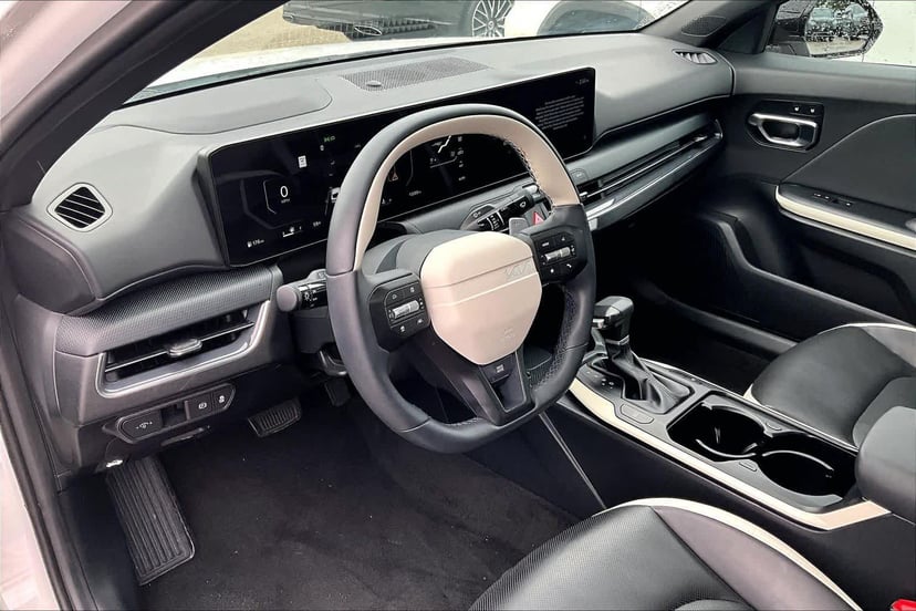 2025 Kia K4 - Image 18