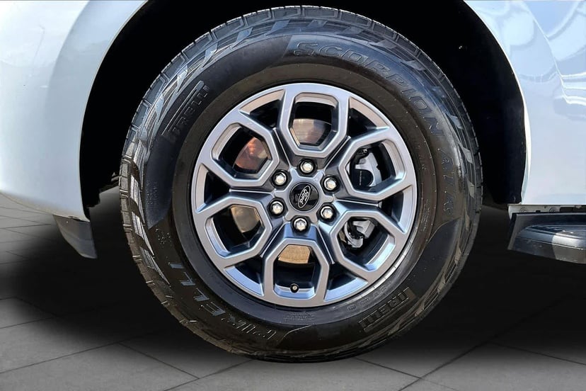 2025 Ford Expedition - Image 13
