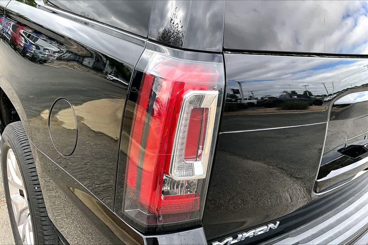 2018 GMC Yukon - Image 29
