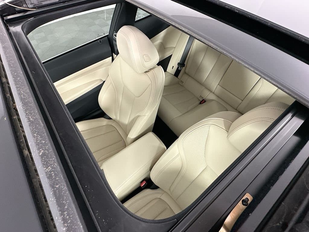 2025 BMW 4 Series - Image 22