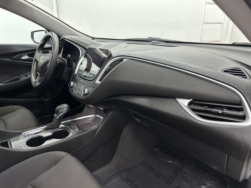 2023 Chevrolet Malibu - Image 23