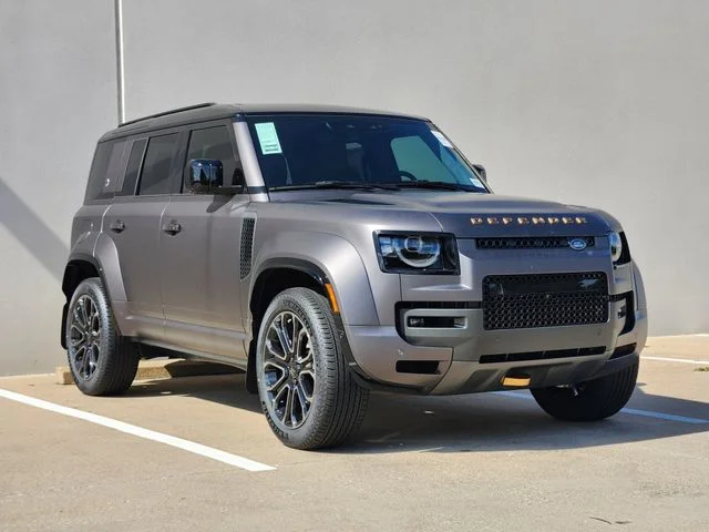 2026 Land Rover Defender 110 - Image 3