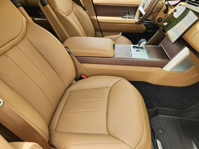 2026 Land Rover Range Rover - Image 14