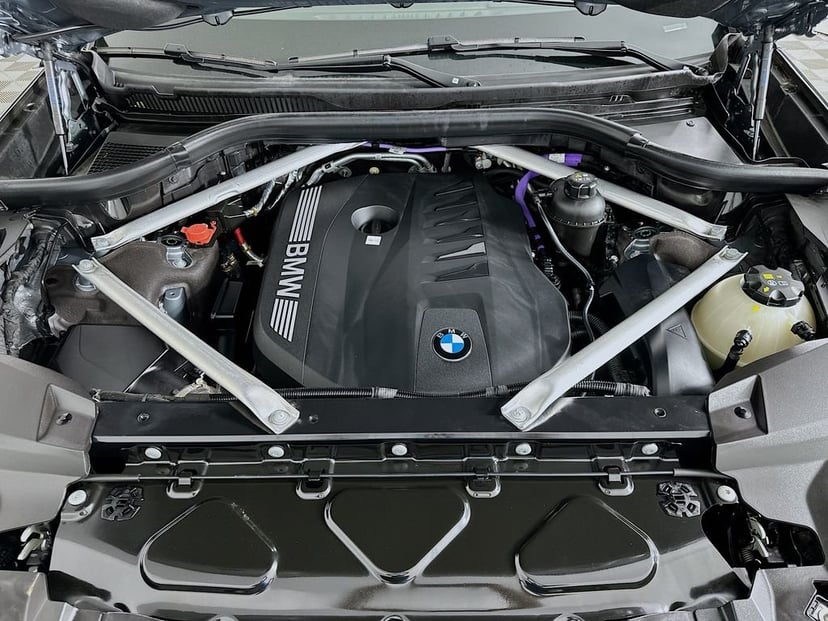 2024 BMW X7 - Image 32