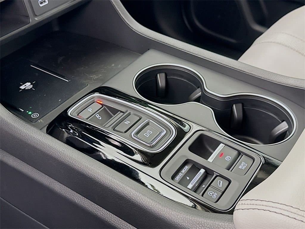 2025 HONDA Pilot - Image 25