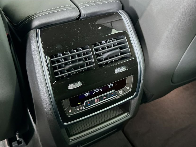 2026 BMW X7 - Image 18