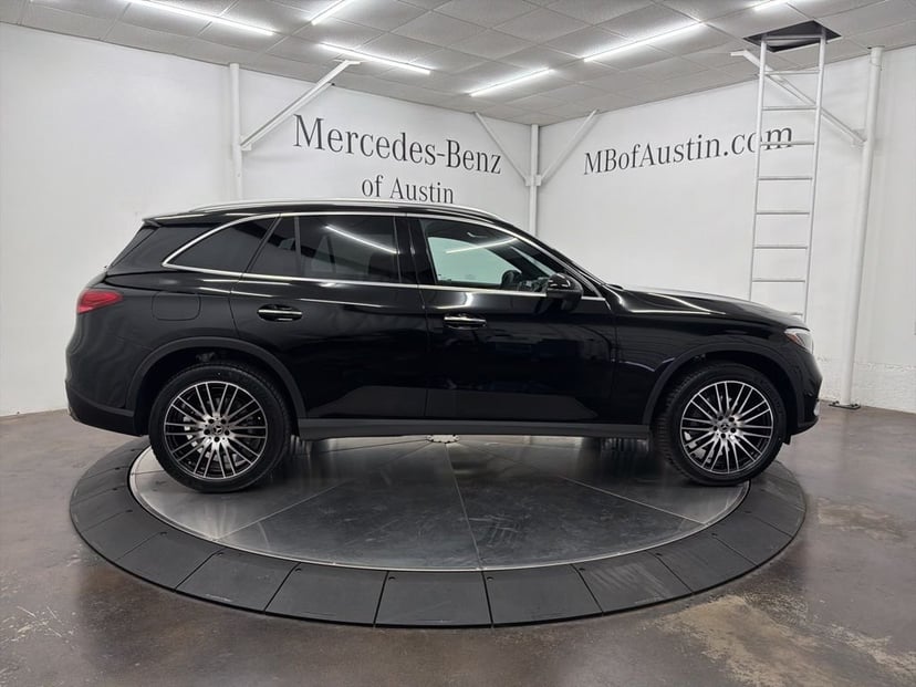 2026 Mercedes-Benz GLC - Image 8