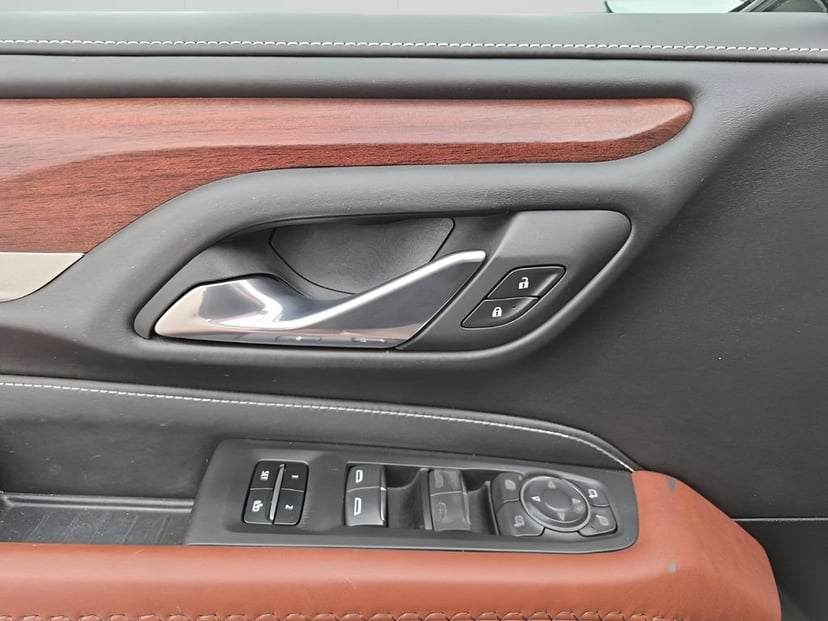 2023 GMC Yukon XL - Image 28