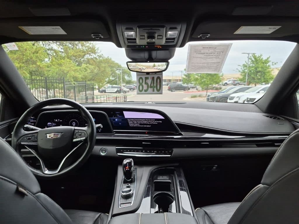 2022 Cadillac Escalade - Image 24