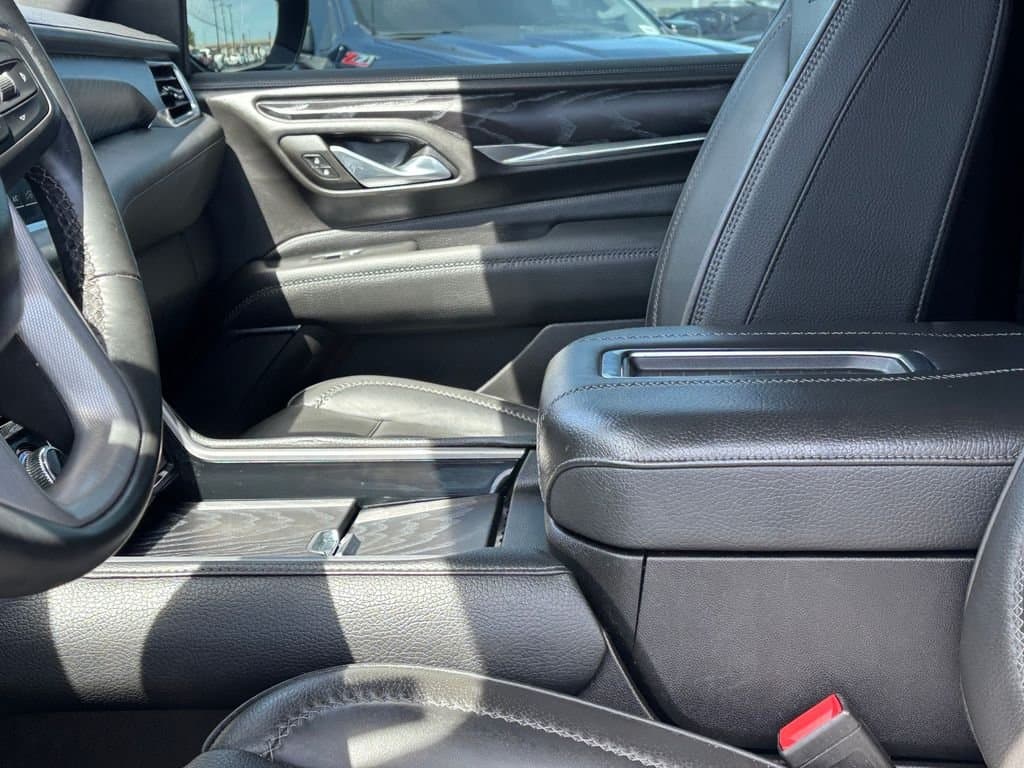 2023 GMC Yukon - Image 10