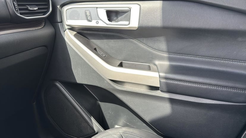 2020 Ford Explorer - Image 24