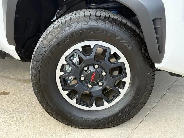 2025 Toyota Tacoma - Image 32