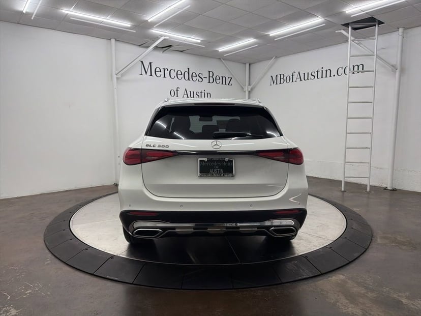 2026 Mercedes-Benz GLC - Image 40