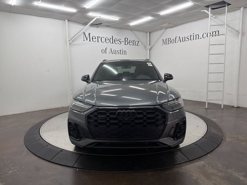 2023 Audi SQ5 - Image 2