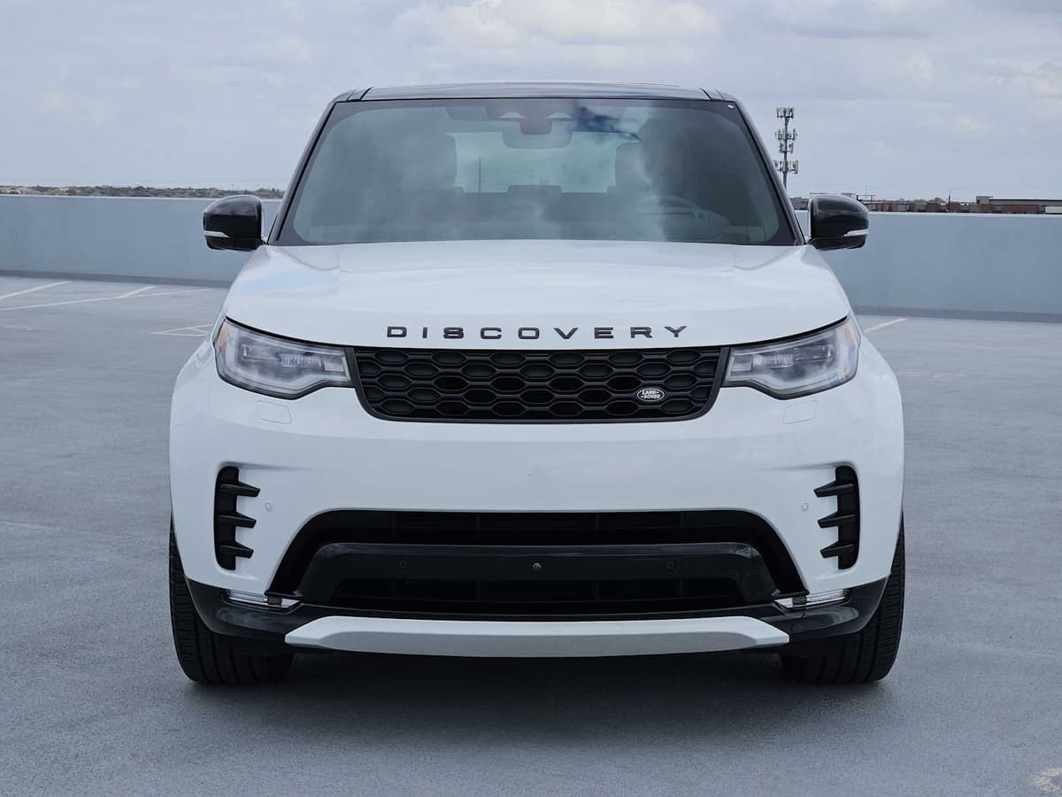 2025 Land Rover Discovery - Image 2