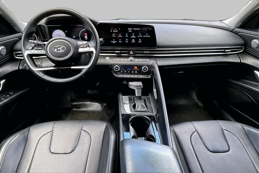 2022 Hyundai Elantra - Image 16