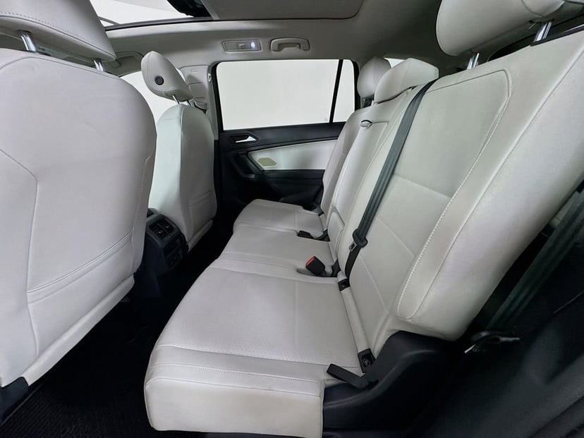 2019 Volkswagen Tiguan - Image 32