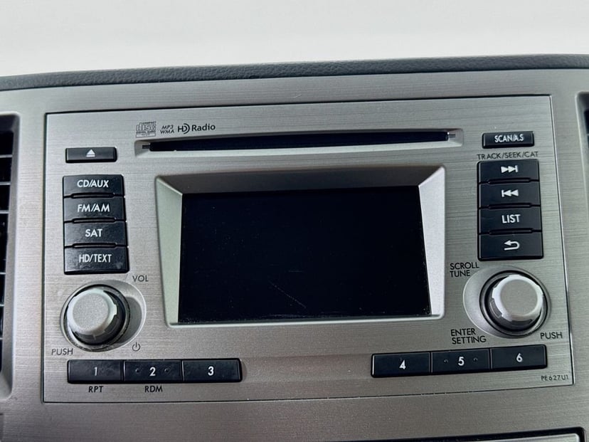 2012 Subaru Outback - Image 17