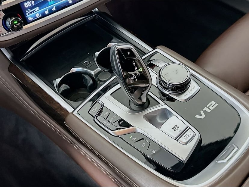 2022 BMW 7 Series - Image 17