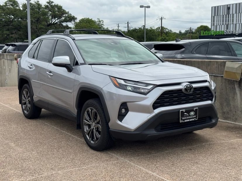 2025 Toyota RAV4 Hybrid - Image 11