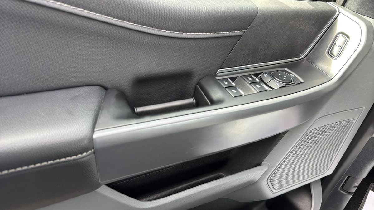 2025 Ford F-150 - Image 12